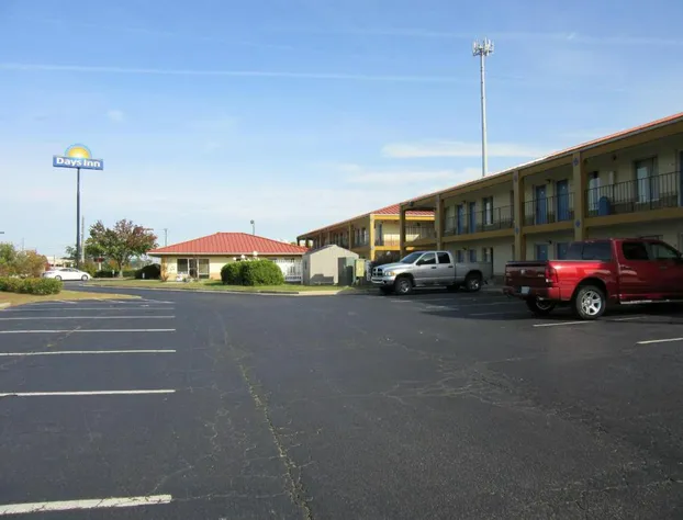 Days Inn by Wyndham Augusta Wheeler Road hotel detail image 3