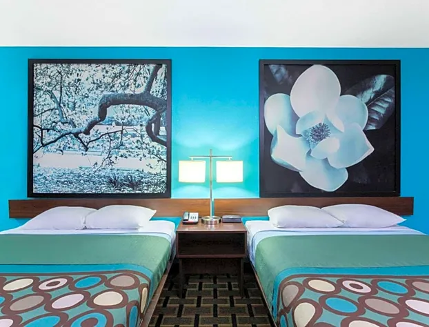 Super 8 by Wyndham Brunswick South/I-95 hotel detail image 2