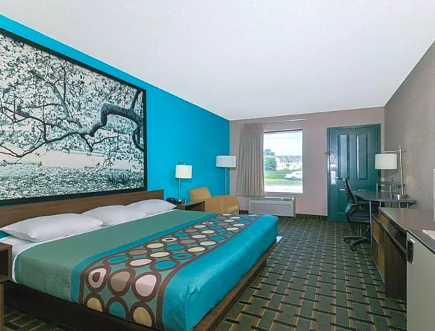 Super 8 by Wyndham Brunswick South/I-95 hotel detail image 3
