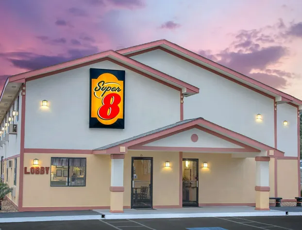 Super 8 by Wyndham Douglas hotel detail image 1