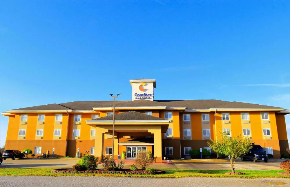 Comfort Inn & Suites Greenville I-70 hotel hero