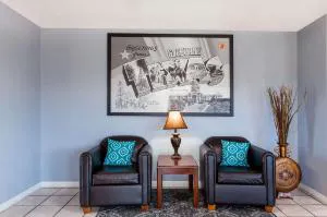 Super 8 by Wyndham Cleburne hotel detail image 1