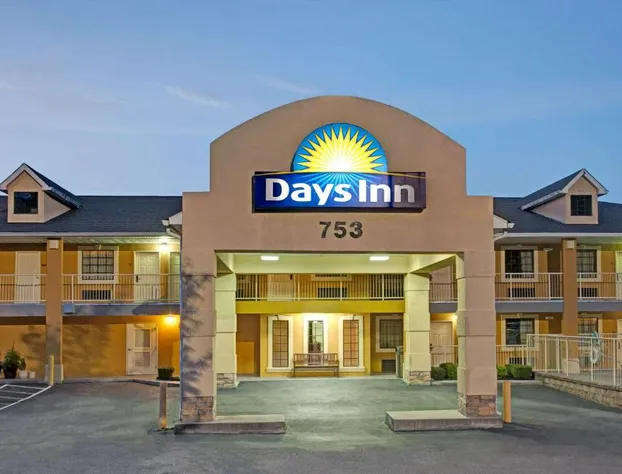 Days Inn by Wyndham Marietta White Water hotel detail image 3