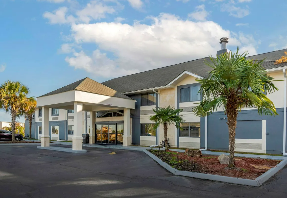Comfort Inn & Suites - near Robins Air Force Base Main Gate hotel hero