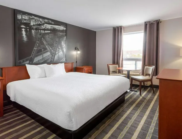 Super 8 by Wyndham Trois-Rivieres hotel detail image 4