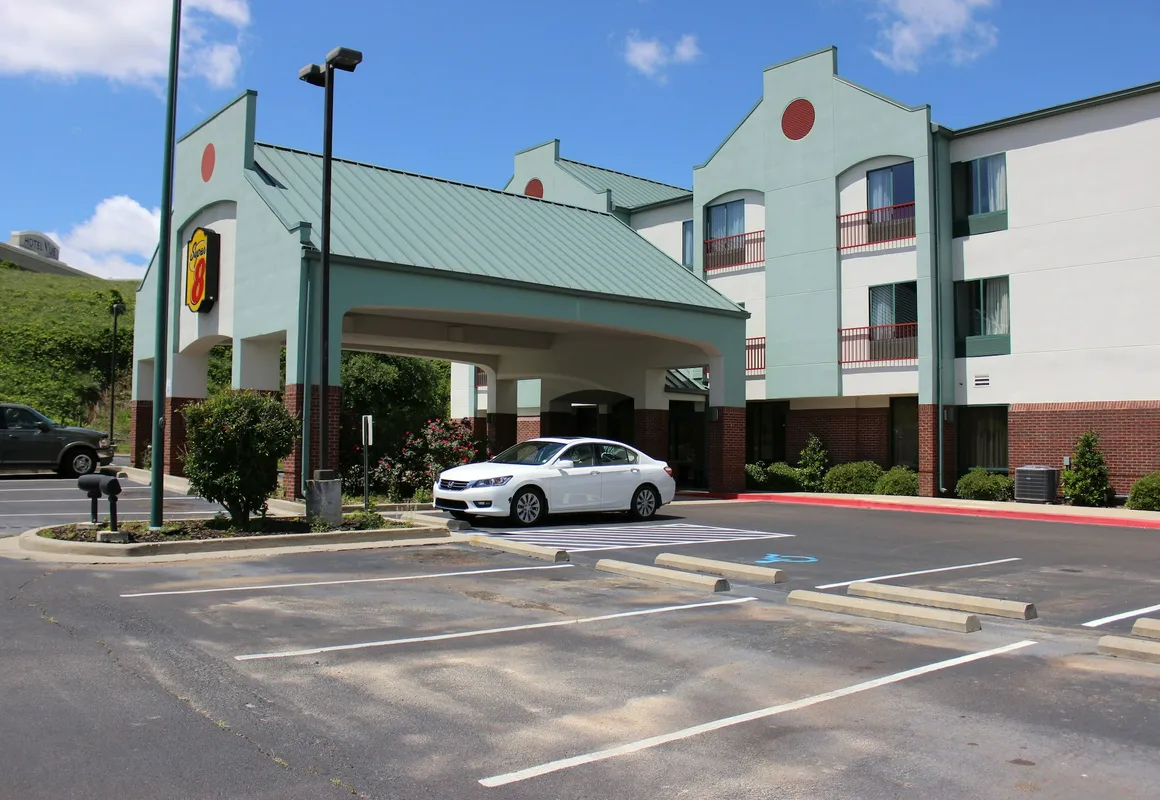 Super 8 by Wyndham Natchez hotel hero