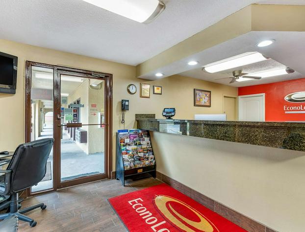 Econo Lodge Urbandale hotel detail image 2