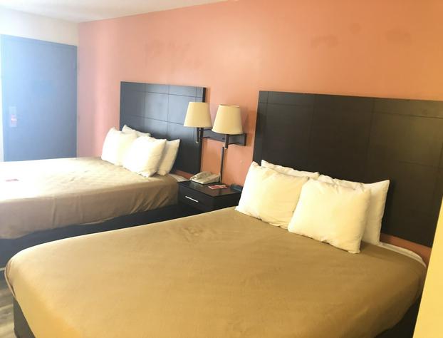Econo Lodge Urbandale hotel detail image 3