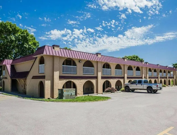 Econo Lodge Urbandale hotel detail image 1