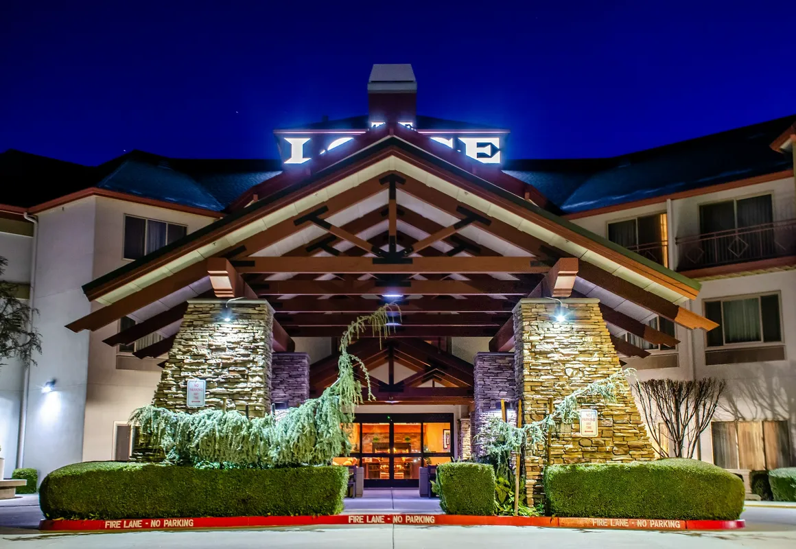 Lodge At Feather Falls Casino hotel hero