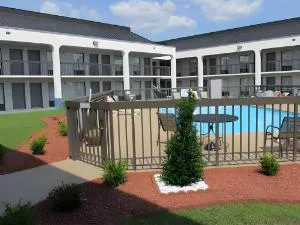 Baymont Inn & Suites Florence by Wyndham hotel hero