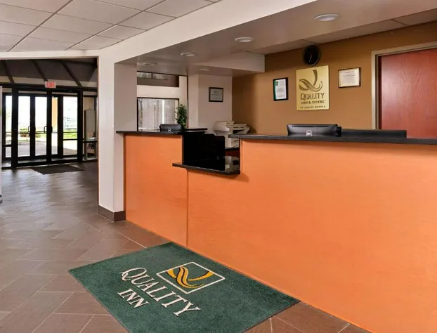 Quality Inn & Suites Matteson near I-57 hotel detail image 2