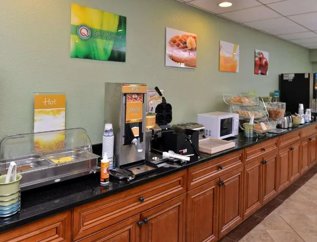 Quality Inn & Suites Matteson near I-57 hotel detail image 4