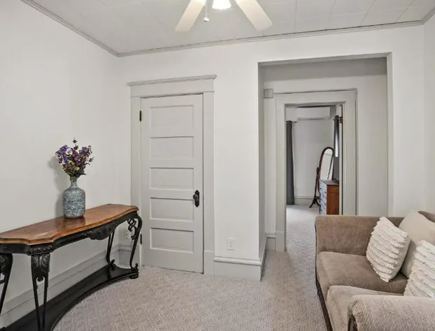 Greenbriar Inn hotel detail image 4