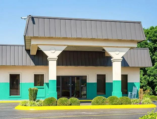 Quality Inn Hurricane Mills I-40 hotel detail image 2