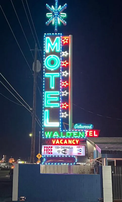 Walden Motel hotel hero