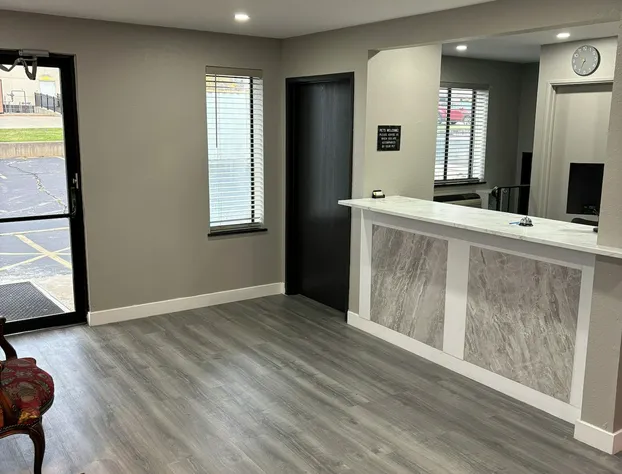 Super 8 Springfield North I-44 hotel detail image 3