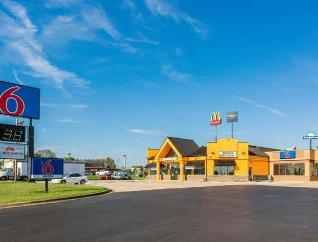 Motel 6 Clarksville, TN hotel detail image 3