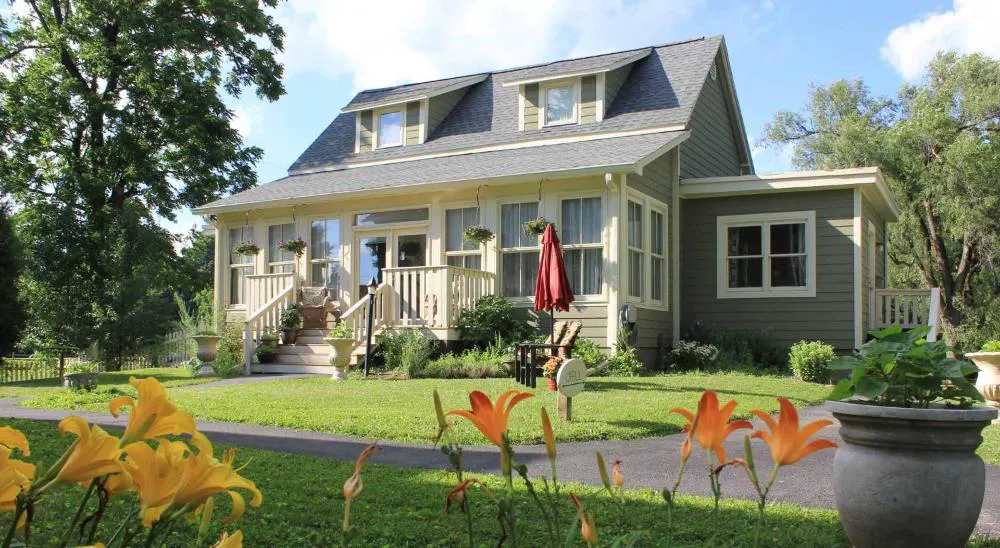 Prairie Guest House hotel hero