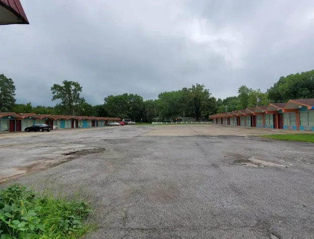 Gray Plaza Motel hotel detail image 3