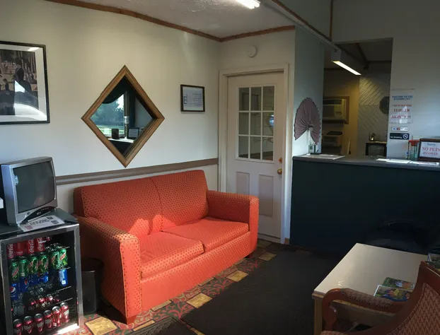 Economy Inn of Bloomington hotel detail image 2