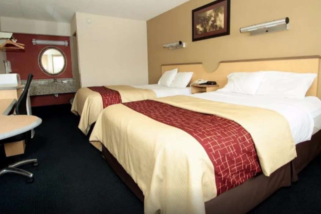 Rodeway Inn Fort Wayne hotel hero