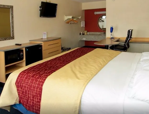 Rodeway Inn Fort Wayne hotel detail image 2