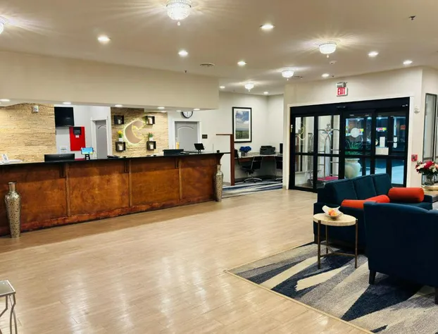 Comfort Suites Plymouth near US-30 hotel detail image 2