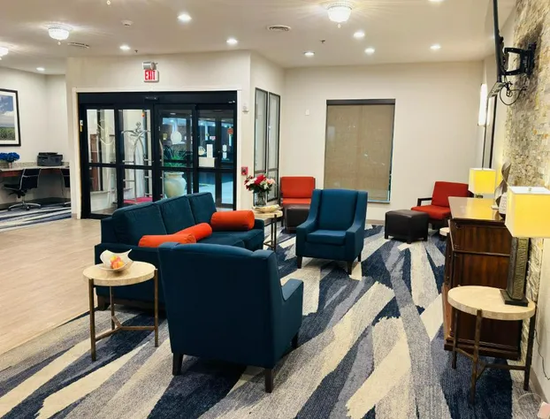 Comfort Suites Plymouth near US-30 hotel detail image 4