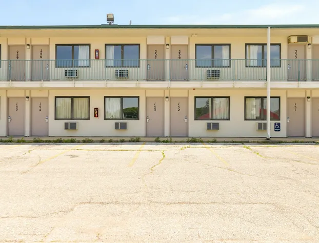 Suburban Studios South Bend Notre Dame Area hotel detail image 1