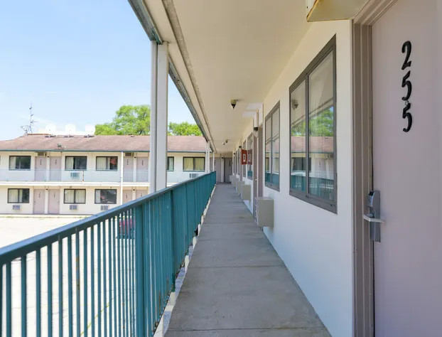 Suburban Studios South Bend Notre Dame Area hotel detail image 3