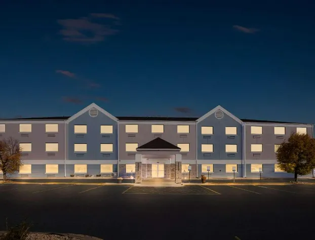 Comfort Inn & Suites Mason City - Clear Lake hotel detail image 3