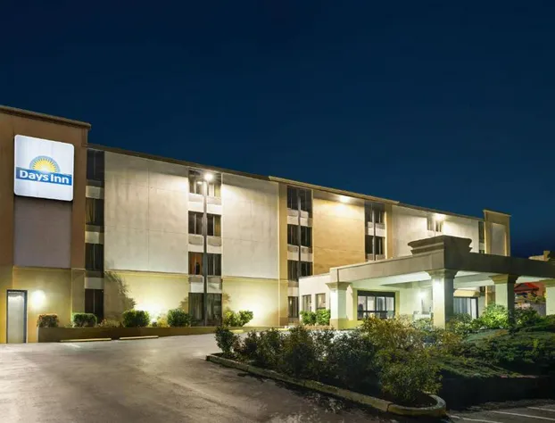 Days Inn by Wyndham Hagerstown I-70 hotel detail image 1