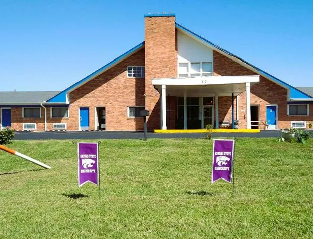 Grand View Plaza Inn & Suites hotel detail image 1