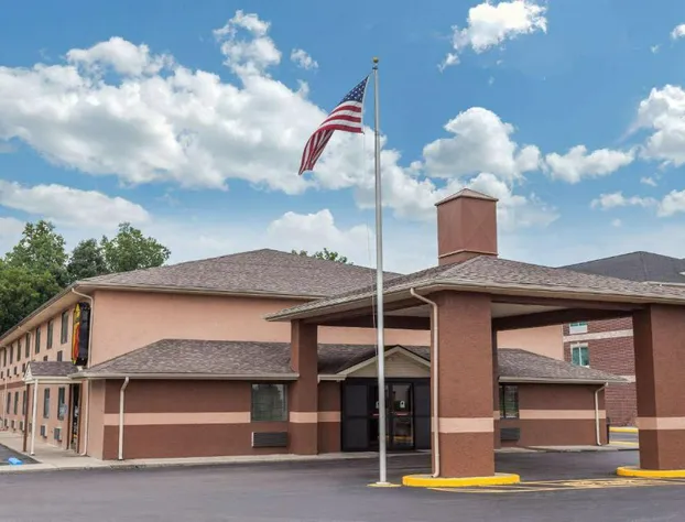 Super 8 by Wyndham Carrollton hotel detail image 2