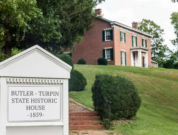 Super 8 by Wyndham Carrollton hotel detail image 1