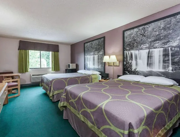 Super 8 by Wyndham Carrollton hotel detail image 4