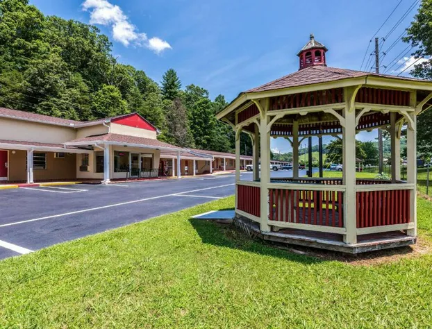 Americas Best Value Inn Franklin hotel detail image 1