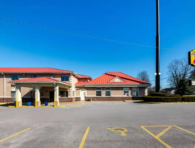 Super 8 by Wyndham Elizabethtown hotel detail image 2
