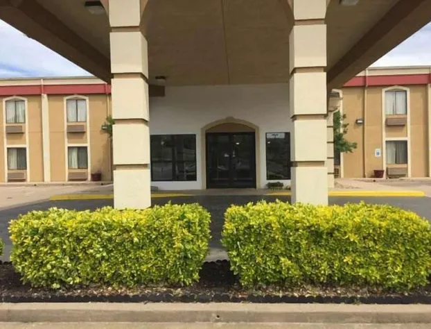 Studio 6 Claremore, OK hotel detail image 1