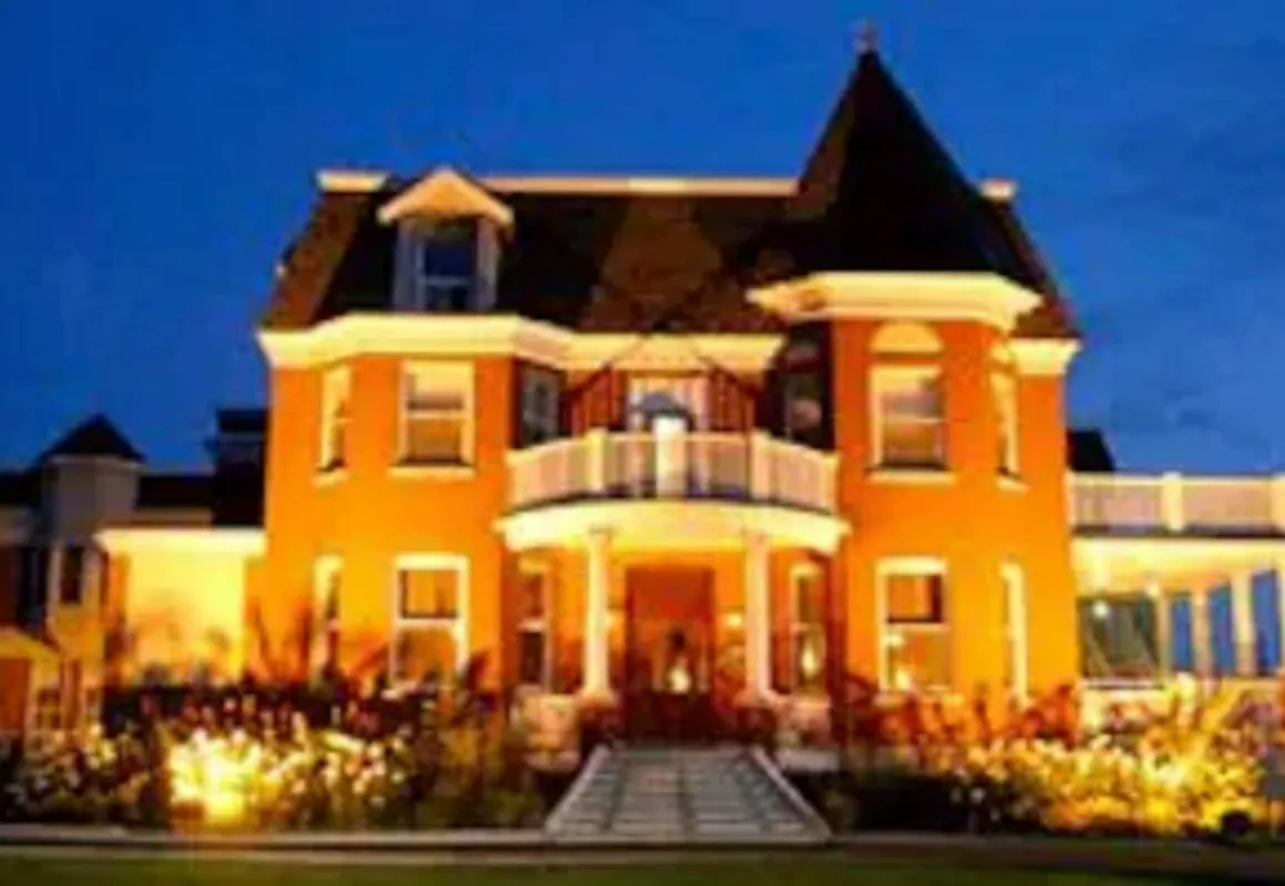 Auberge Montebello hotel hero