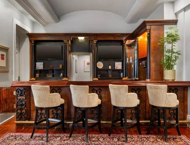 New Orleans Courtyard Hotel and Suites by the French Quarter hotel detail image 4