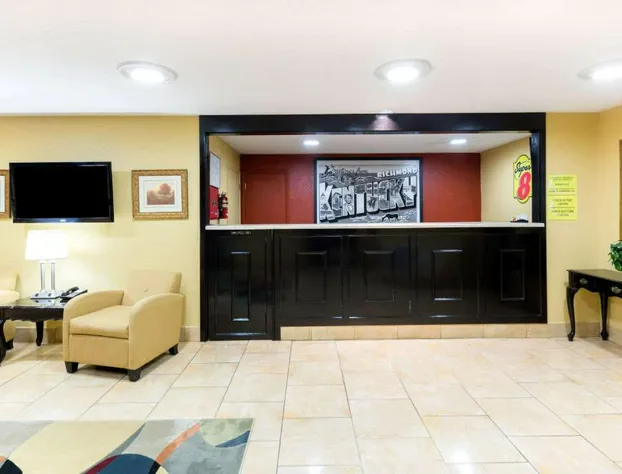 Super 8 by Wyndham Richmond hotel detail image 2