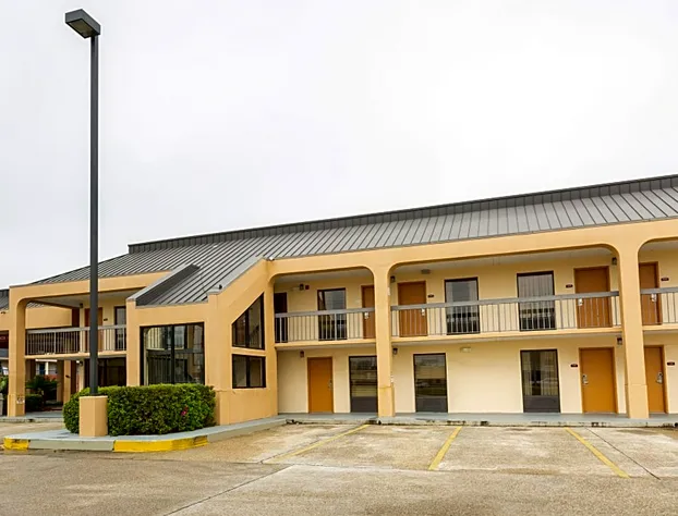 Motel 6 Baton Rouge, LA - East - I-12 hotel detail image 3