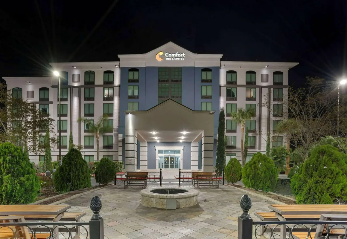 Comfort Inn & Suites New Orleans Airport North hotel hero