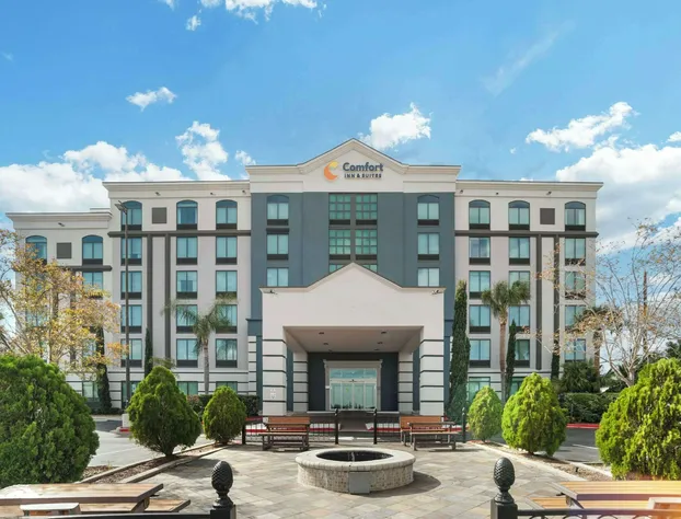 Comfort Inn & Suites New Orleans Airport North hotel detail image 2