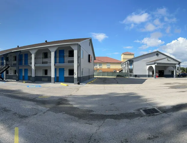 Super 7 hotel detail image 3