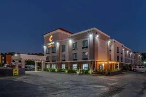 Comfort Suites Natchitoches hotel hero