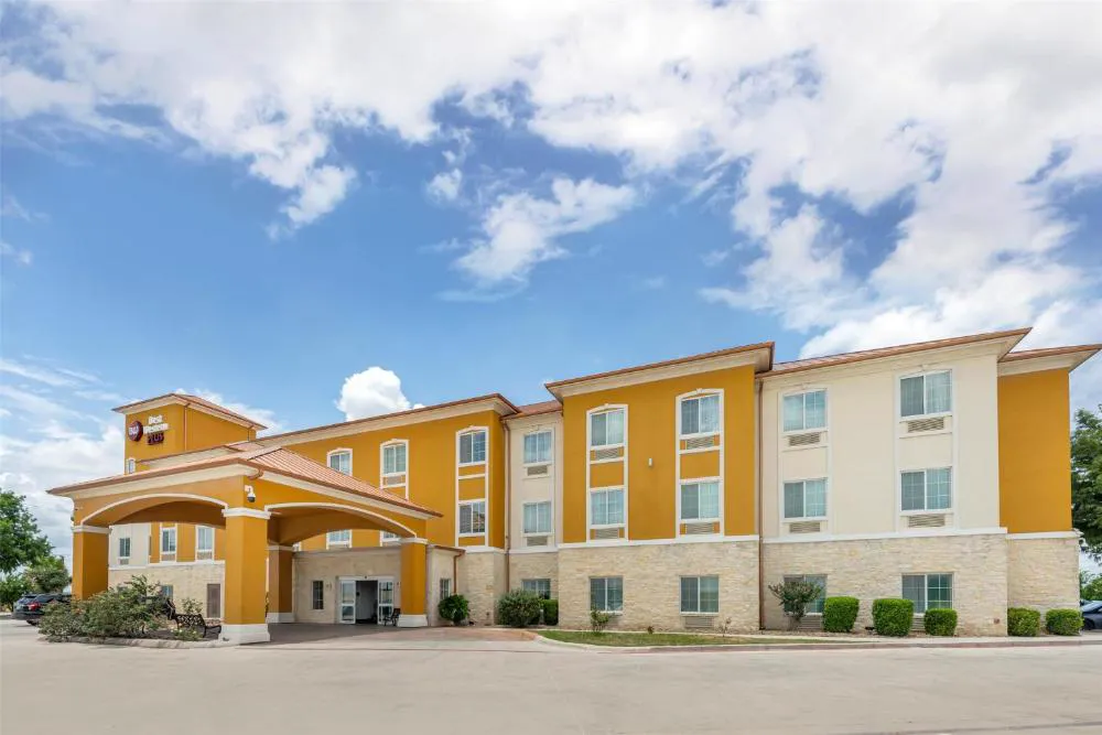 Best Western Plus San Antonio East Inn & Suites hotel hero