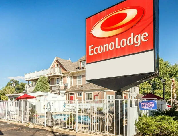 Econo Lodge Colorado Springs Downtown hotel detail image 2